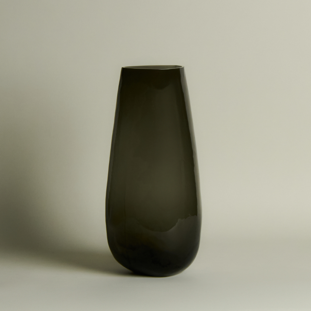 Vaso Triangolo Grande Formato